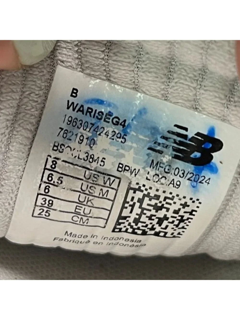 New Balance Fresh Foam Arishi v4 Womens Size 8 Gray White Running Shoes Sneakers